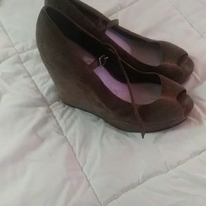 Peep toe wedges